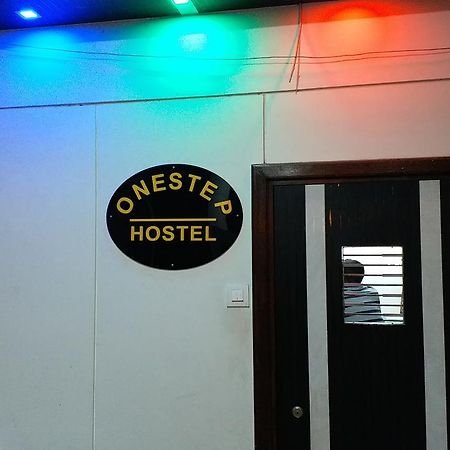 One Step Hostel Βομβάη Εξωτερικό φωτογραφία
